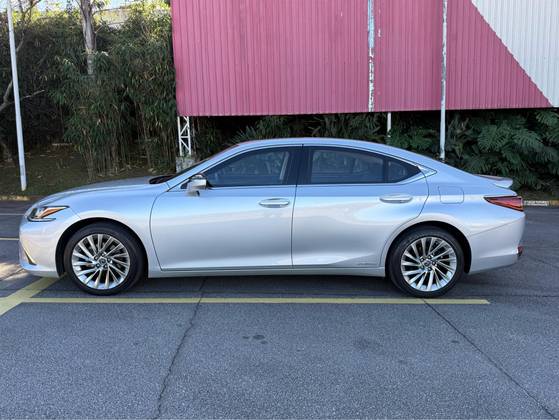 LEXUS ES 300h 2.5 16V HÍBRIDO CVT LEXUS ES 300h 2.5 16V HÍBRIDO CVT
